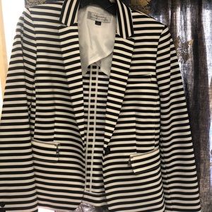 Tahari blazer